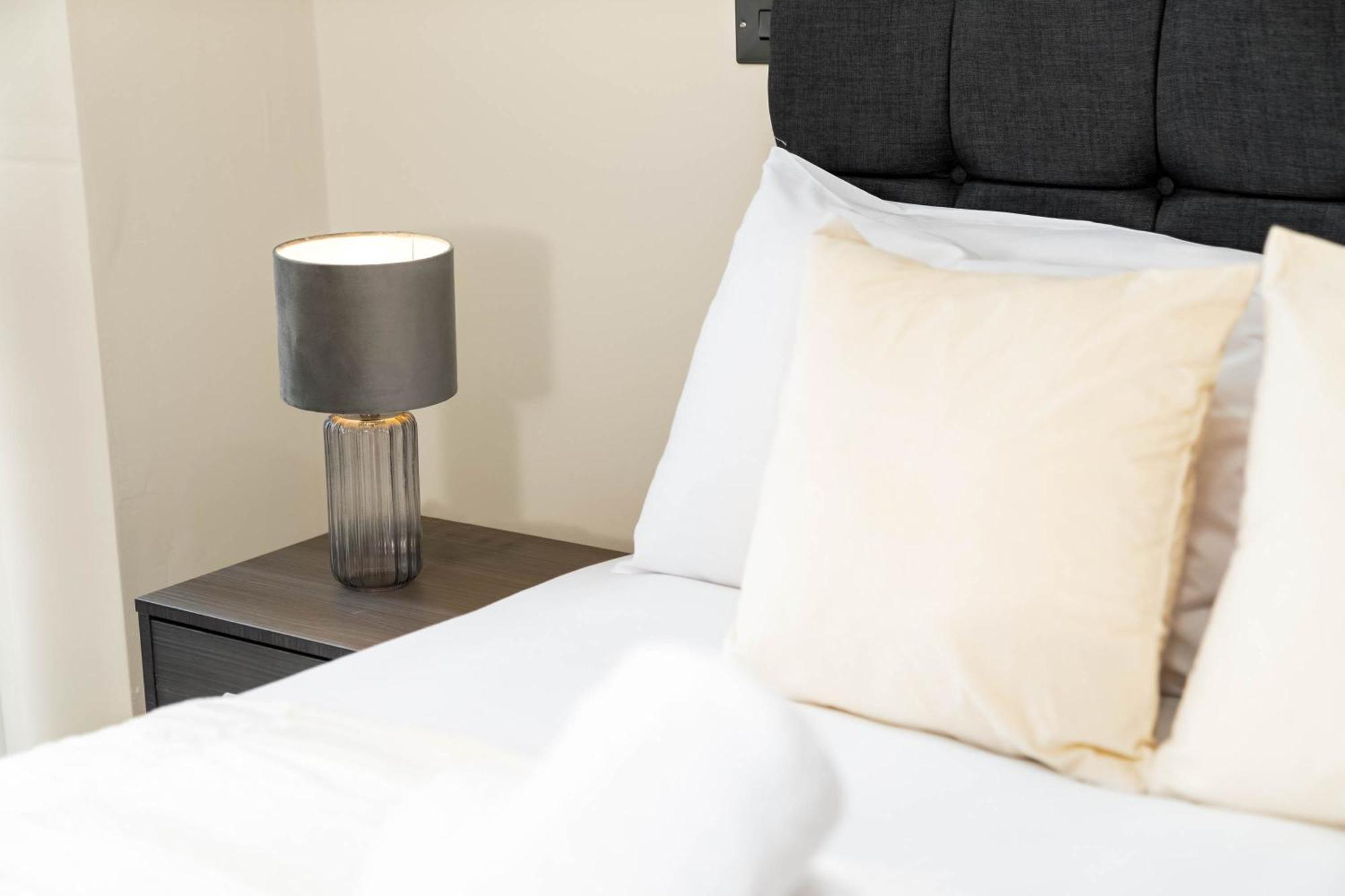 New Luxury Two Bedroom Apartment - City Centre - Netflix - Wifi - Top Rated - Jq 8Ah Бирмингам Екстериор снимка